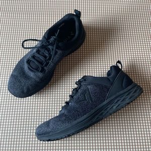 Vionic Turner active sneakers. Men’s size 8.5